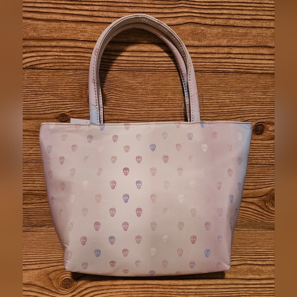 Betsey Johnson Skull insulated lunch tote - Picture 3 of 6